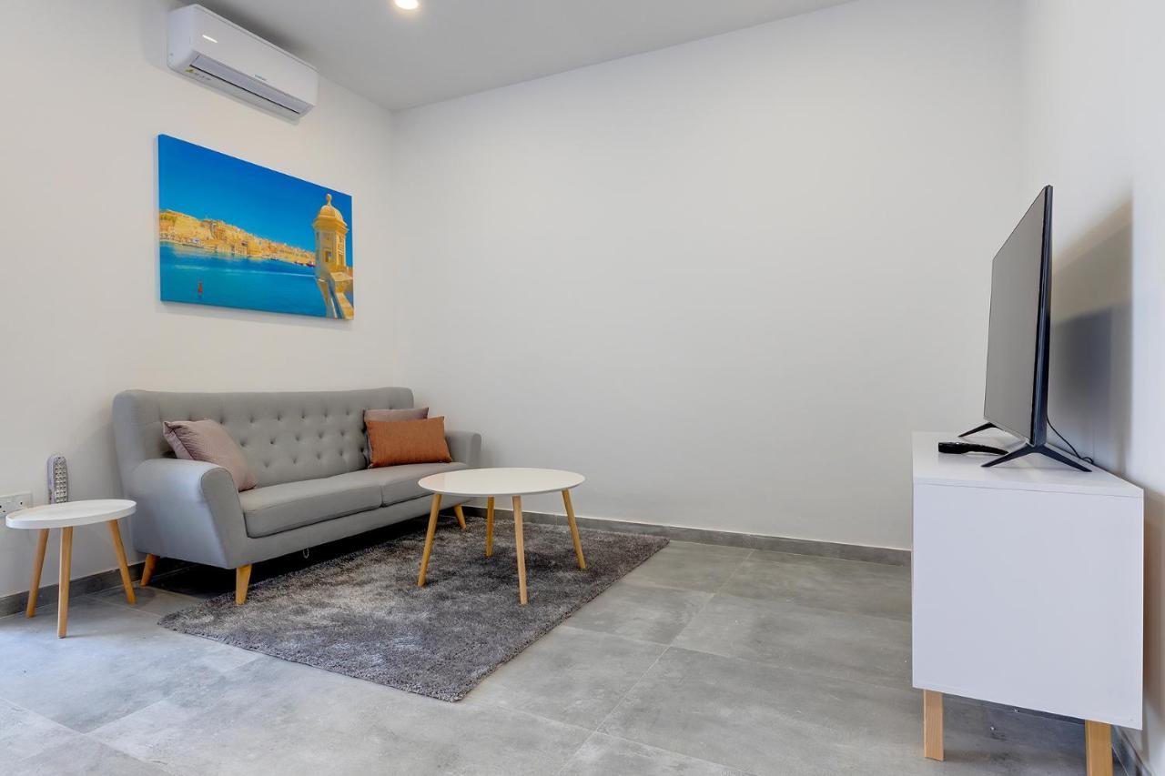 Apartment Perfect Location, Idyllic 2br Sliema